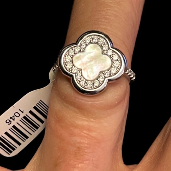 NWT Sterling Silver4 leaf Clover Ring mother of pearl face - Picture 5 of 12